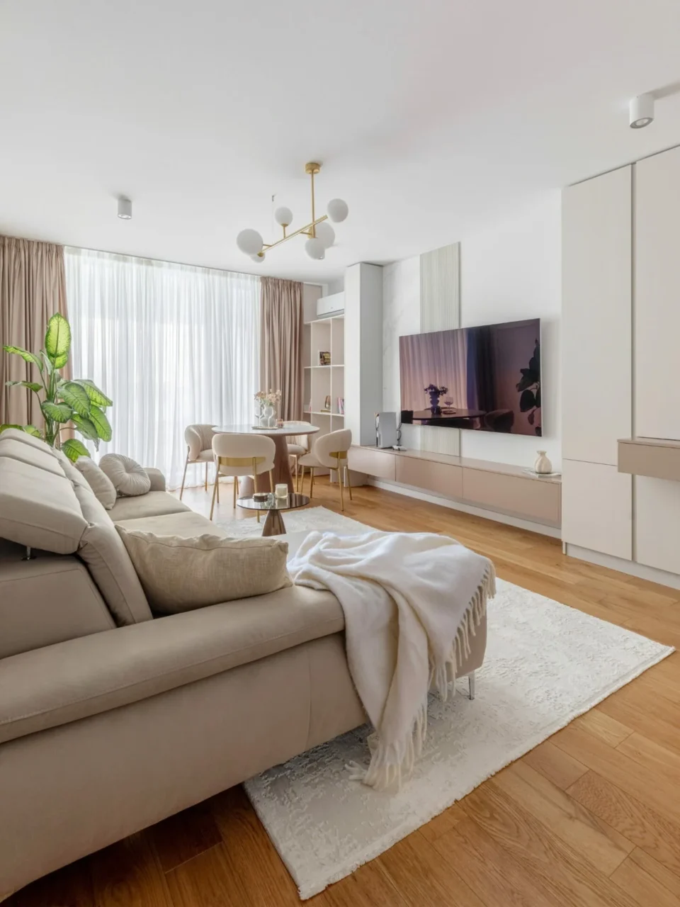 Soft Modern Living - ISM Unique Interior Design Studio
