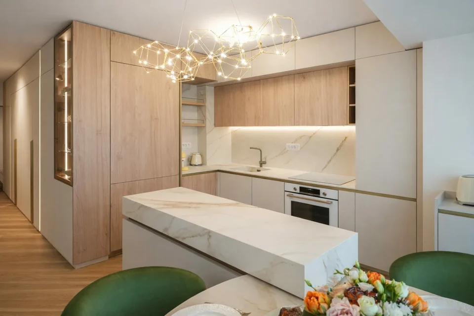 SILENT LUXURY APARTMENT - In House Design