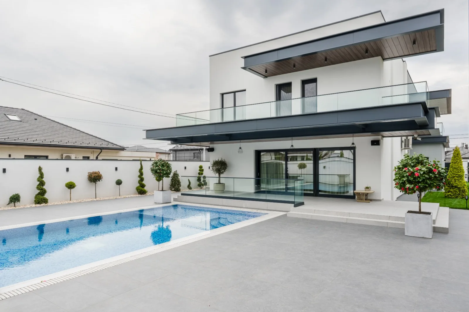 LT HOUSE - TMB studio design