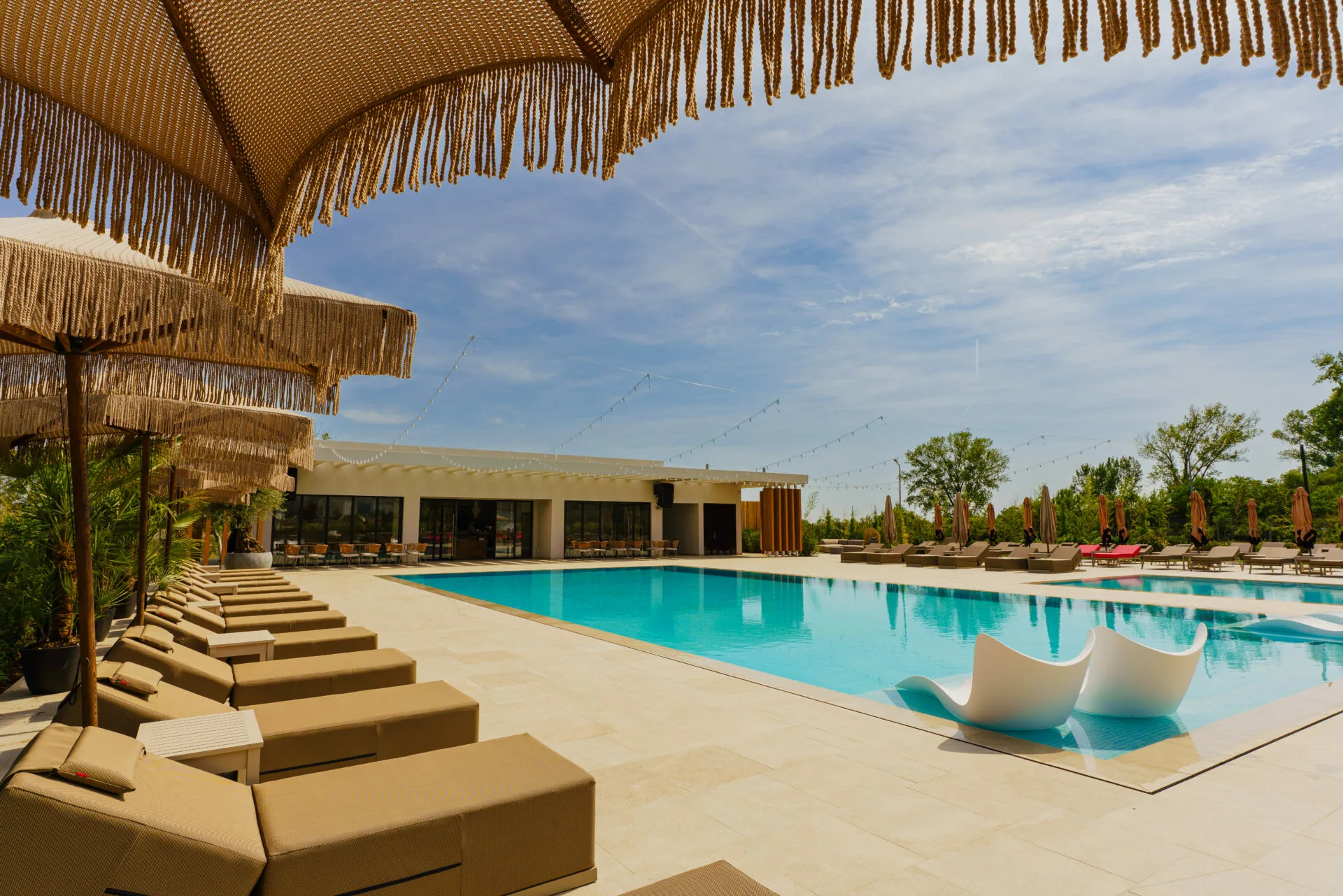 AYANA CORAB BAY - RESTAURANT, BAR ȘI PISCINĂ